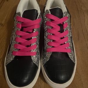 Hey girl by corkys black and silver size 9 supernova style